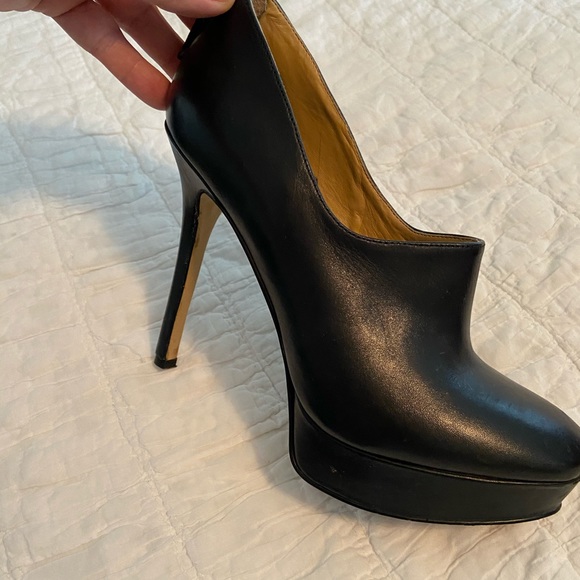 Heels! - Picture 2 of 5